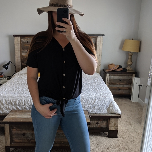 FINAL SALE 🆕🌿oversized BUTTON DOWN TOP 🌿 - Picture 5 of 7